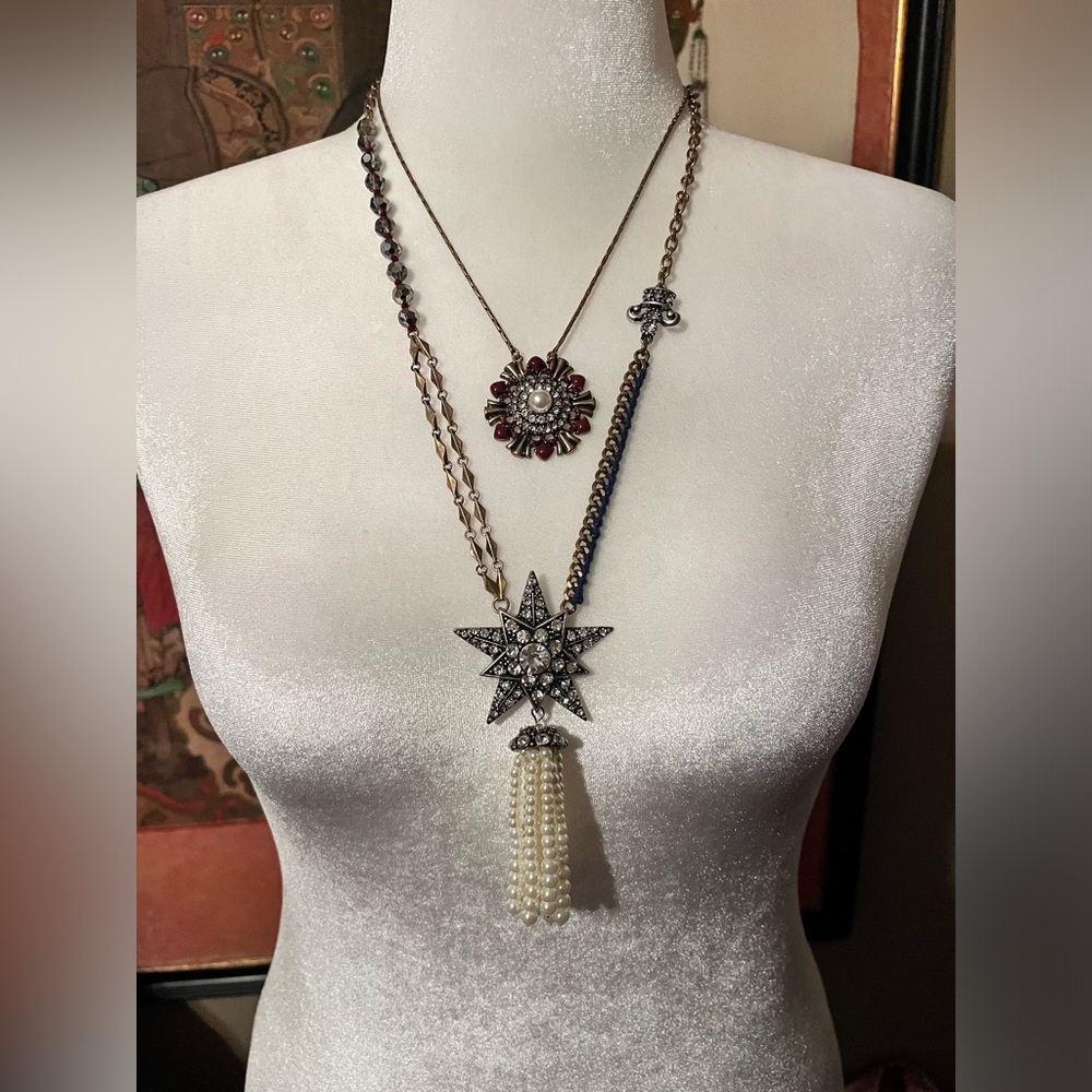 Oscar de La Renta-Unique, classy two strand necklace. Breathtaking.
